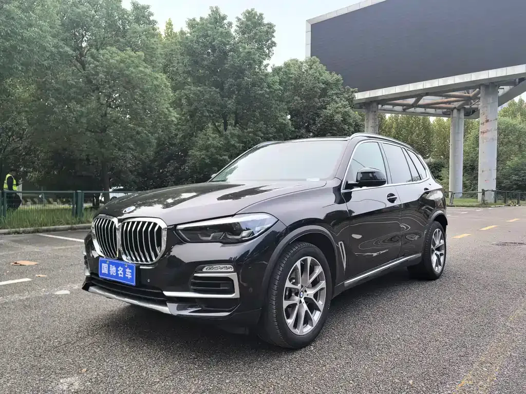 BMW X5 (Import) — фото 1