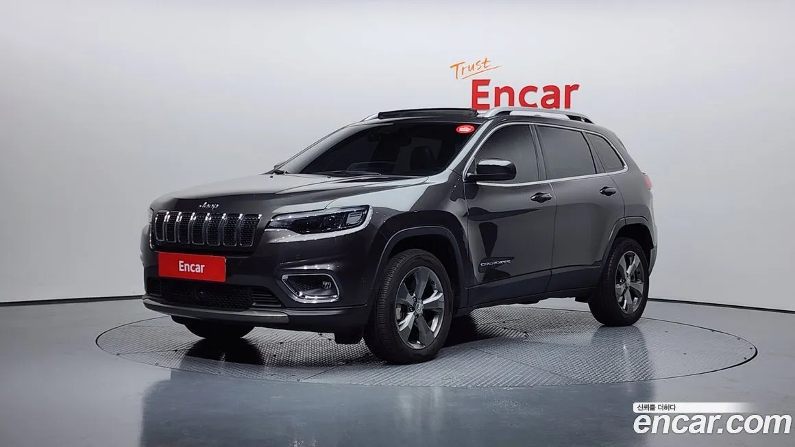 Jeep Cherokee — фото 1
