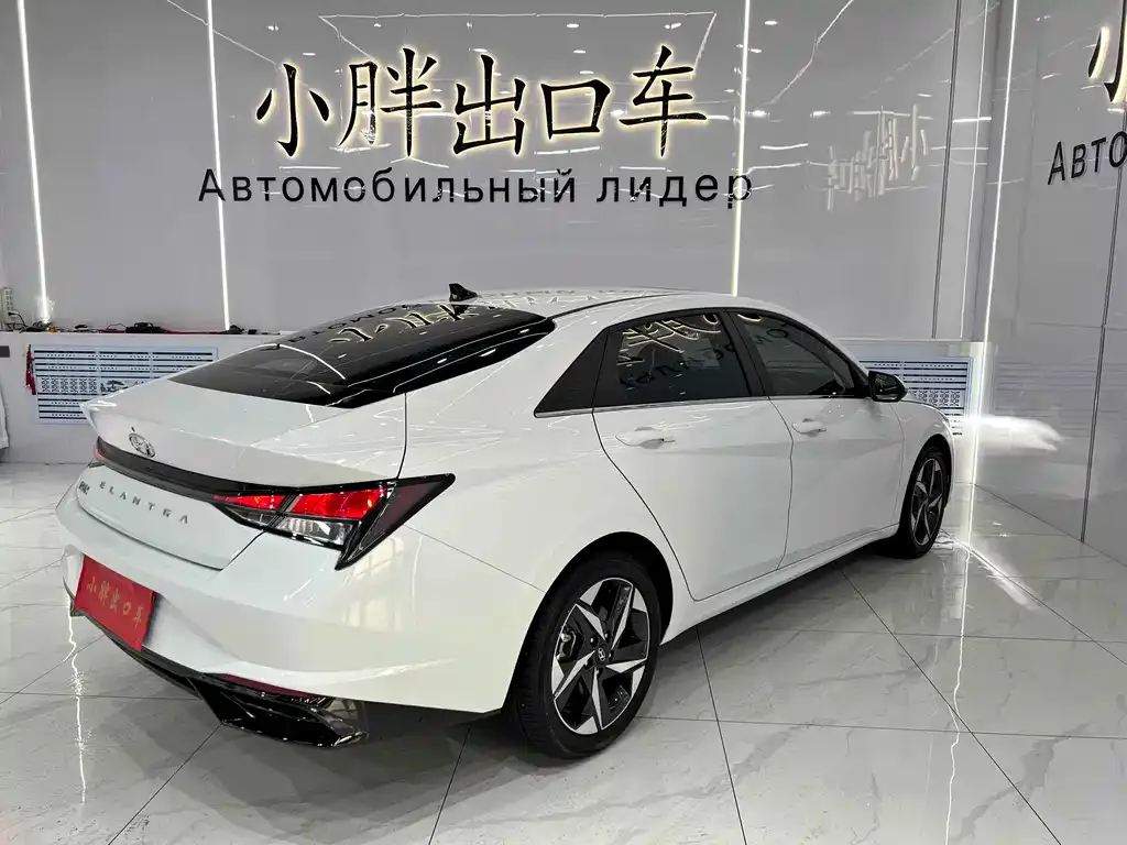 Hyundai Elantra — фото 3