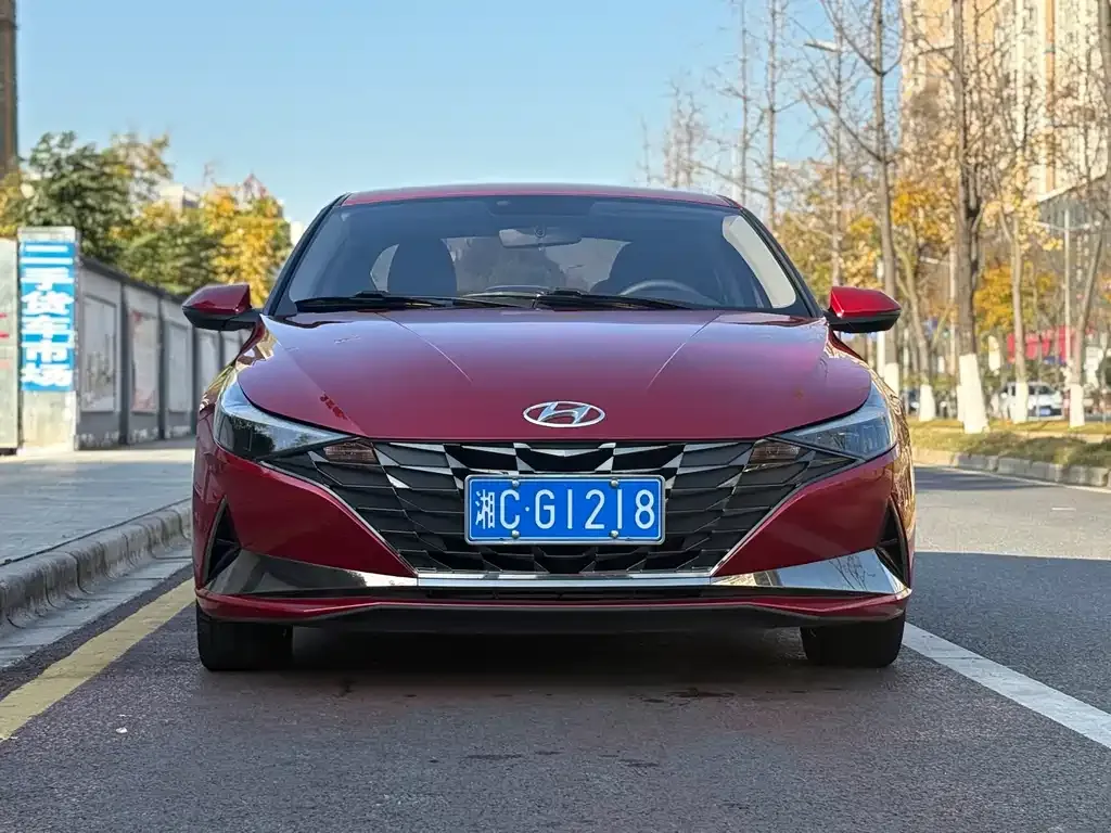 Hyundai Elantra — фото 2