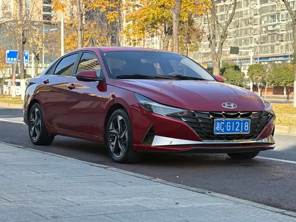 Hyundai Elantra — фото 3