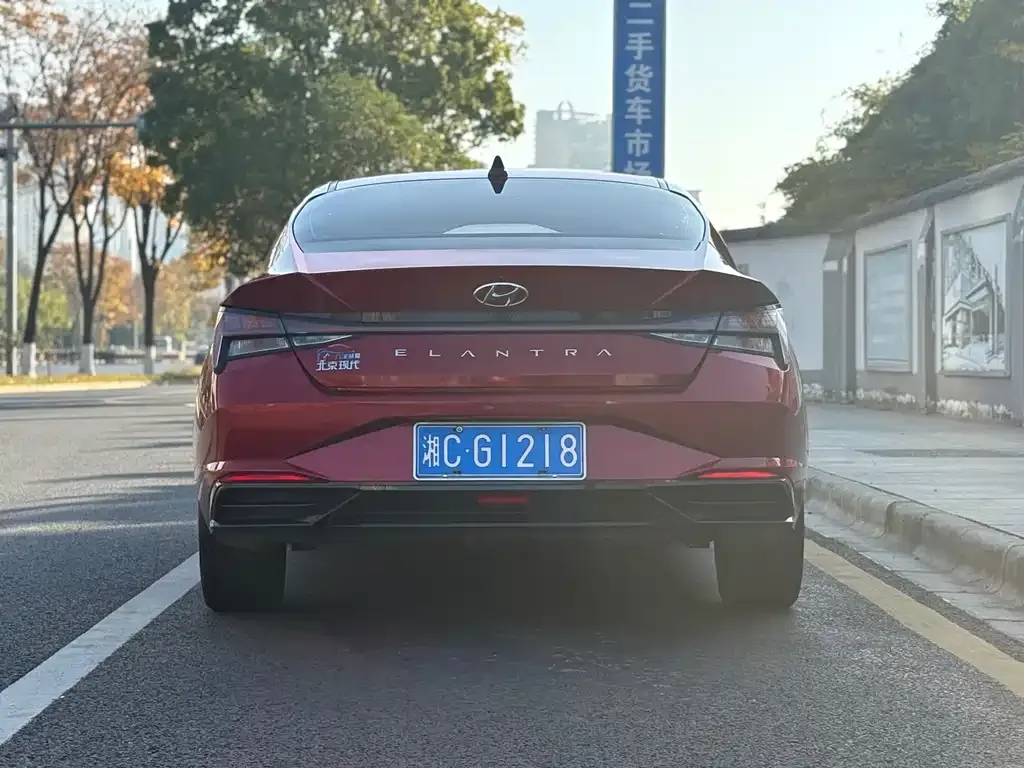 Hyundai Elantra — фото 5