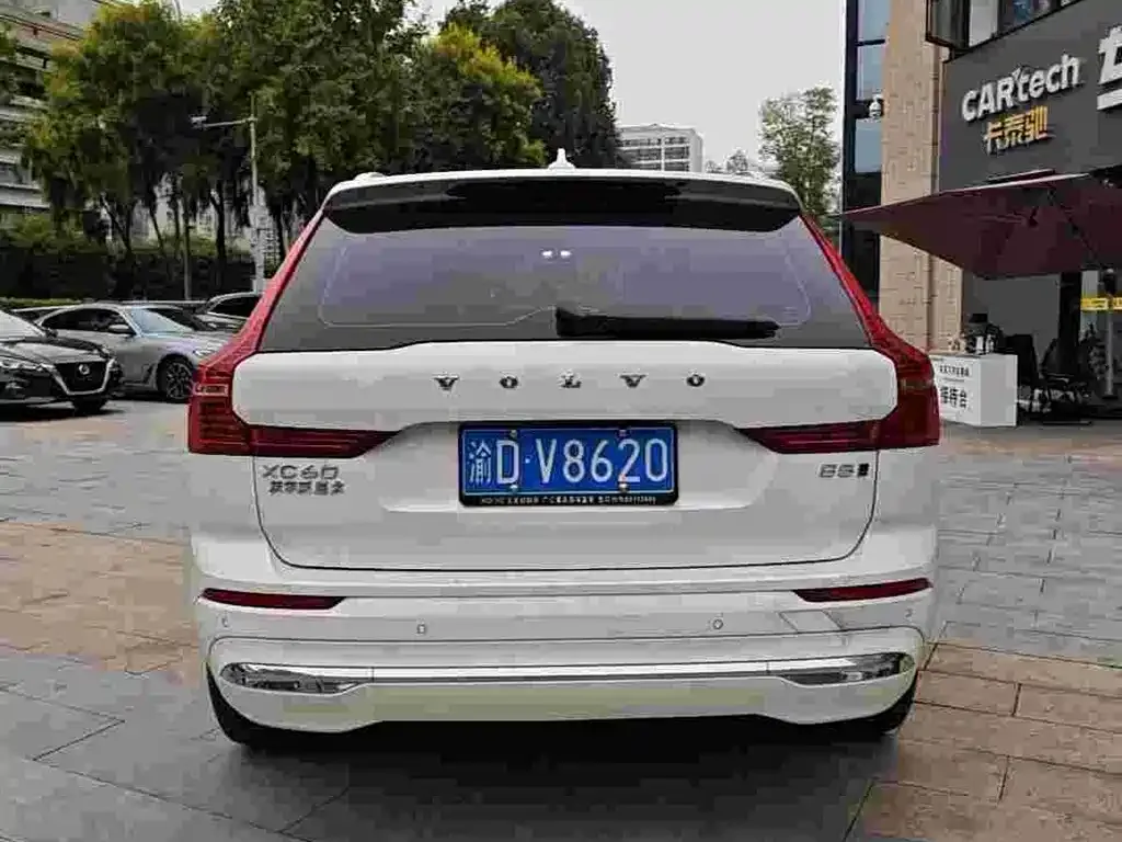 Volvo XC60 — фото 5