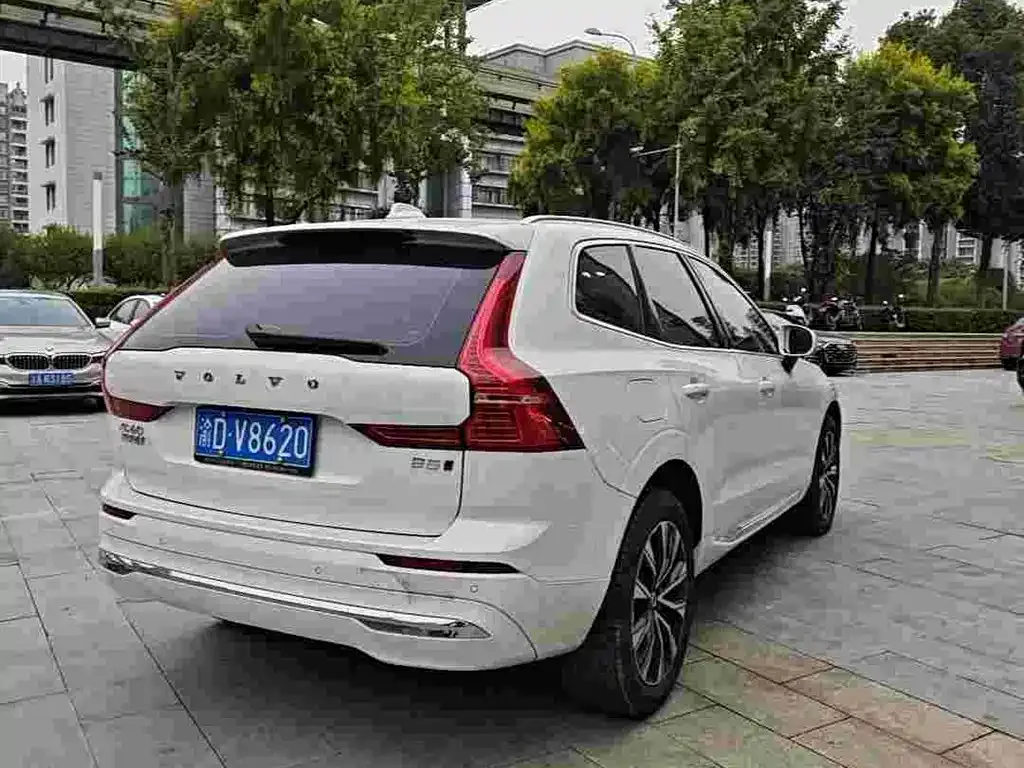 Volvo XC60 — фото 6