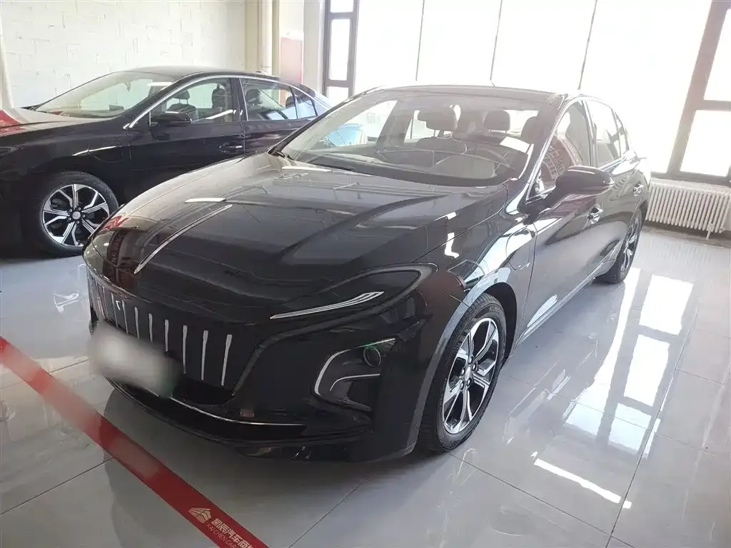 Hongqi E-QM5 — фото 1