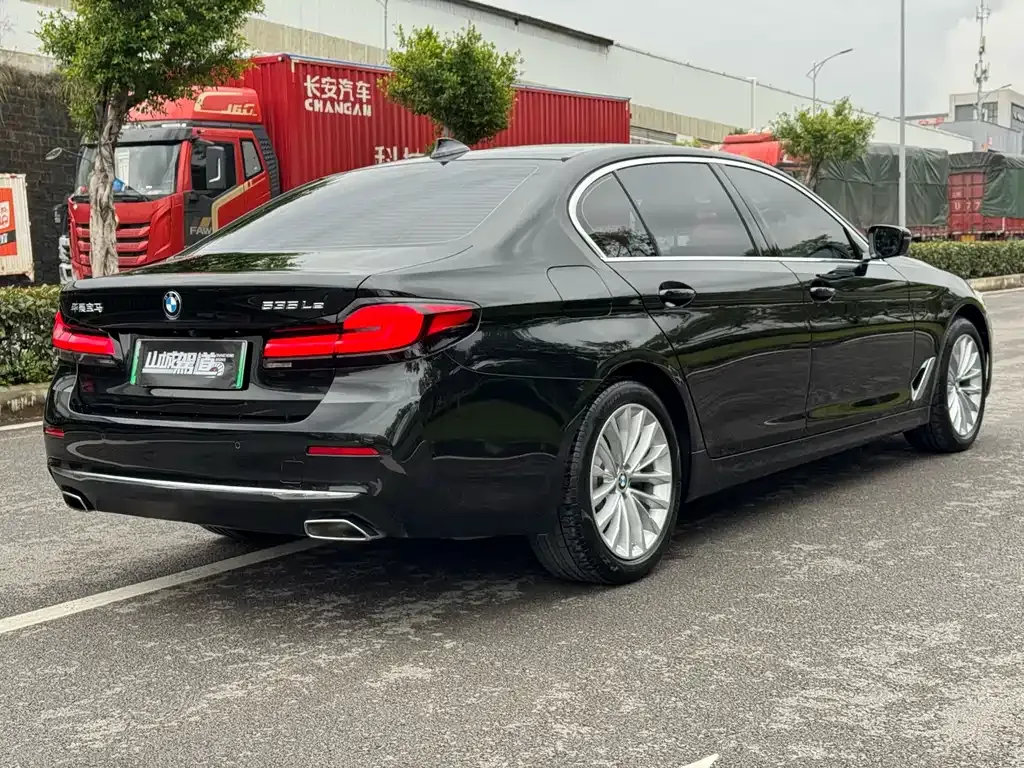 BMW 5 Series New Energy — фото 5
