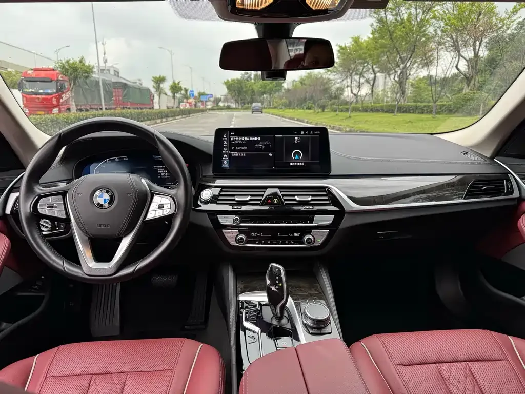 BMW 5 Series New Energy — фото 8