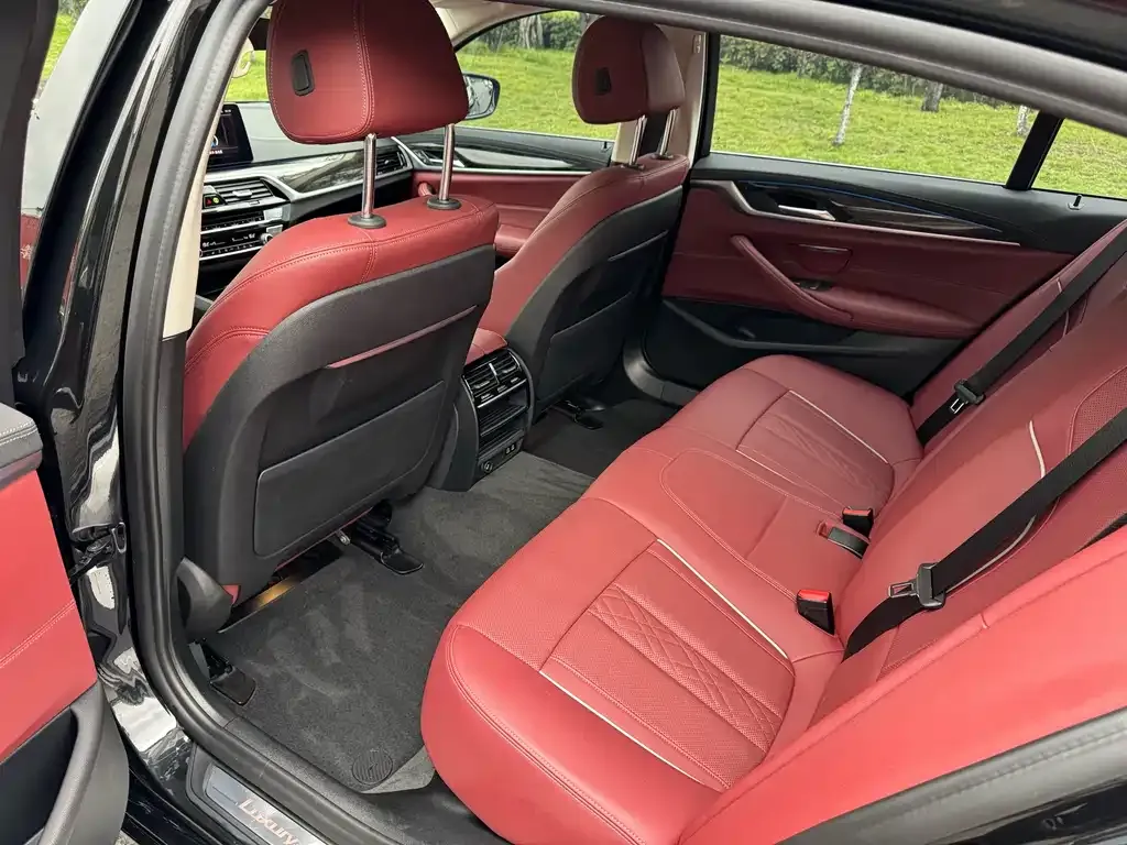 BMW 5 Series New Energy — фото 9