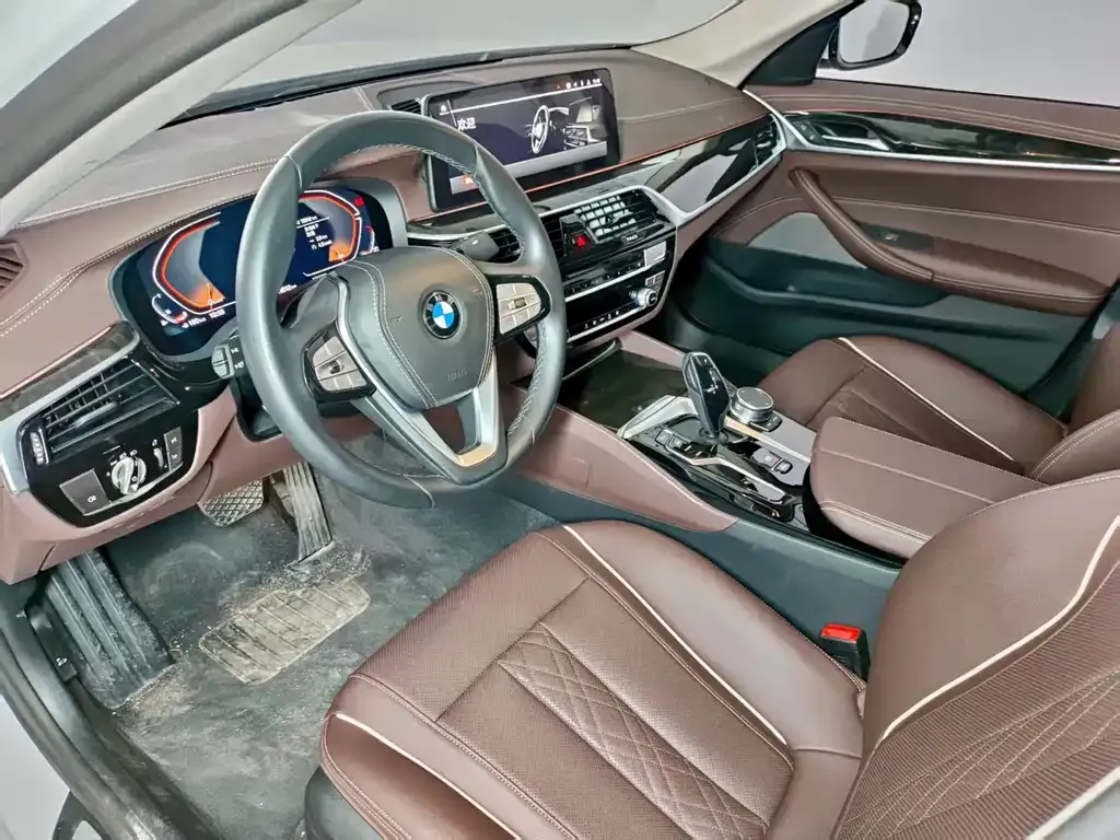 BMW 5 Series — фото 10