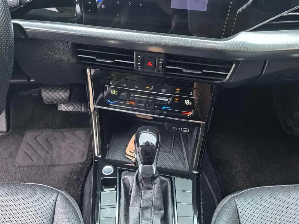 Volkswagen Passat — фото 10