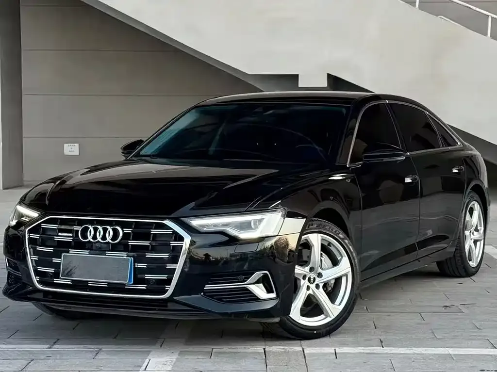 Audi A6L — фото 1