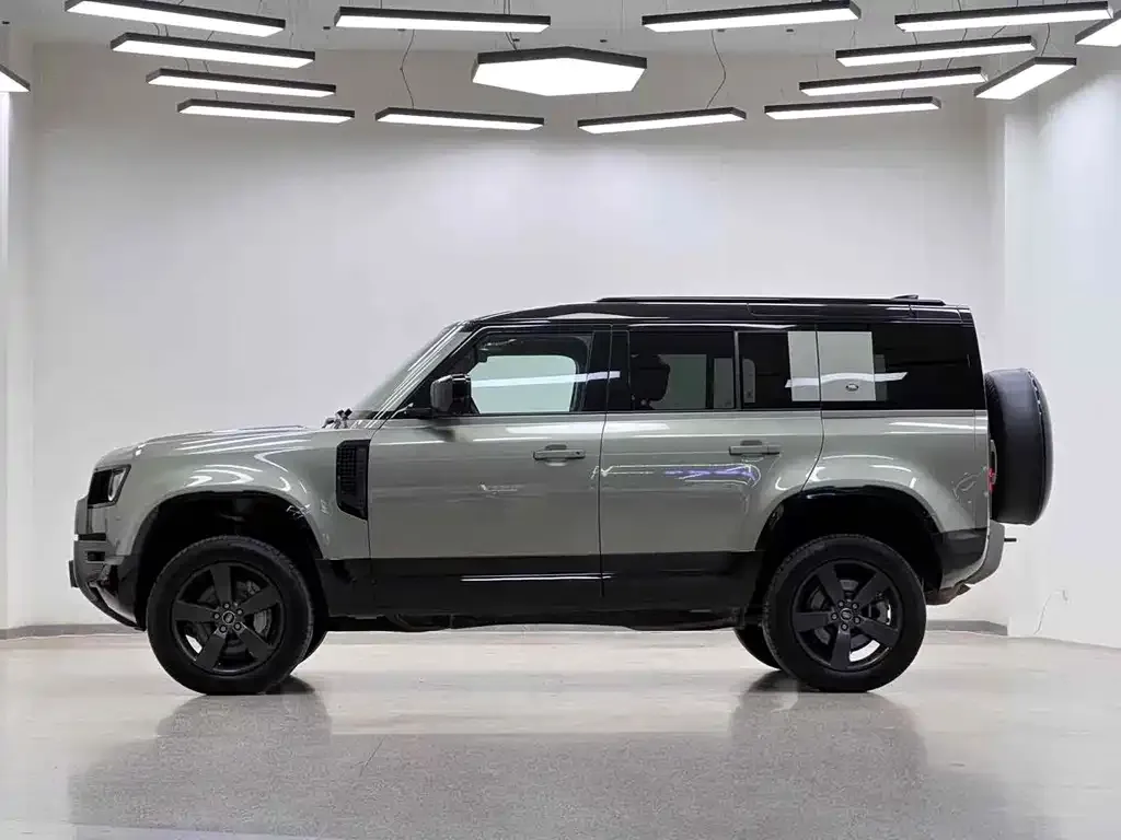 Land Rover Defender — фото 4