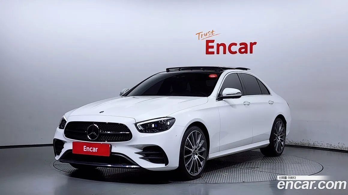 Mercedes-Benz E-Class — фото 1