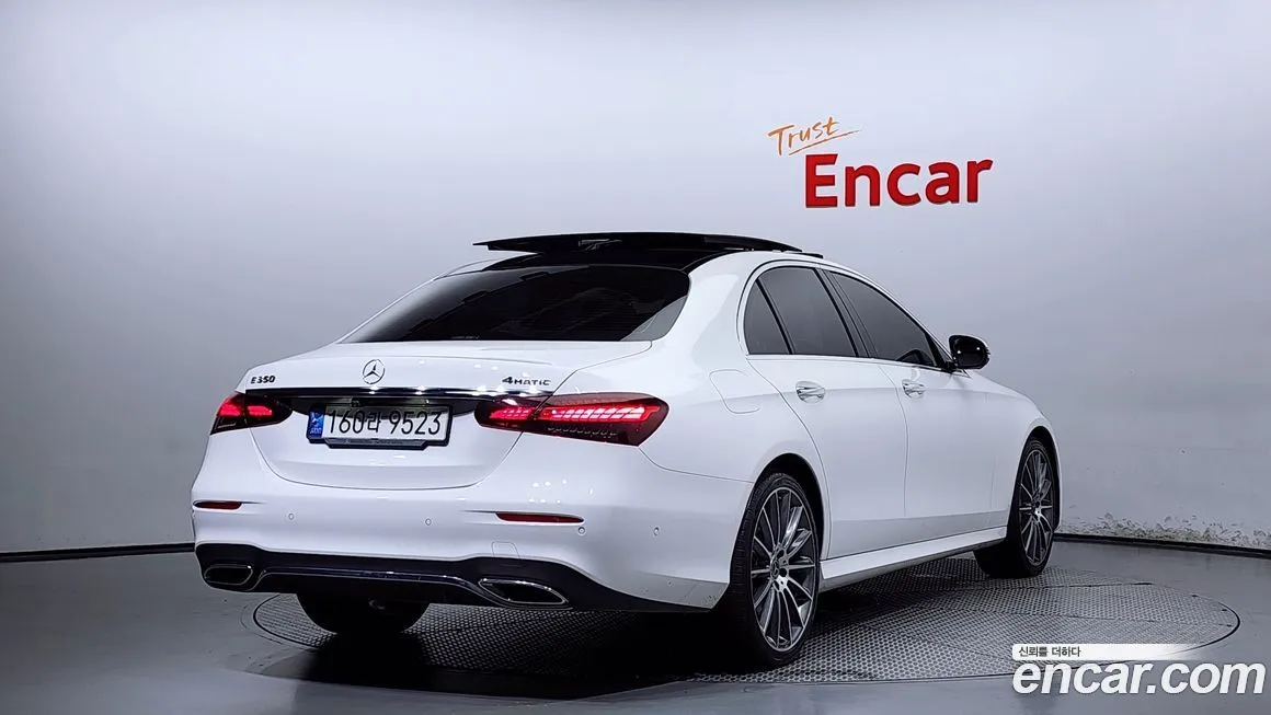Mercedes-Benz E-Class — фото 2