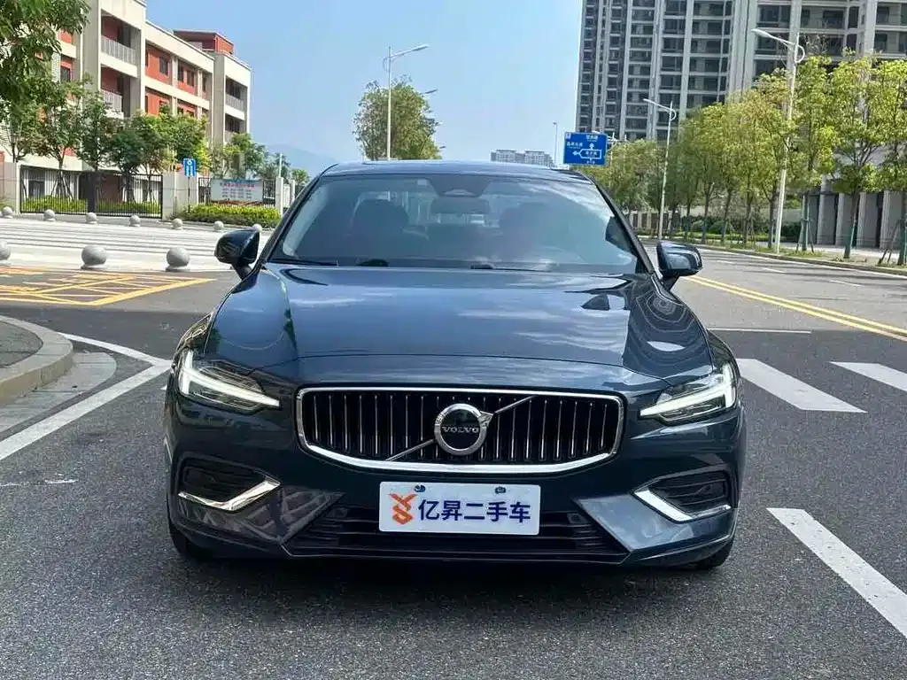Volvo S60 — фото 2