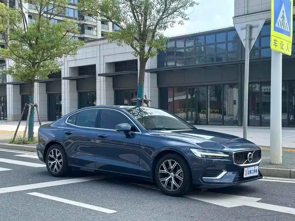 Volvo S60 — фото 3