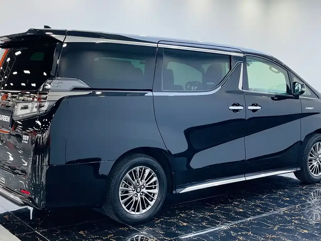 Toyota Vellfire — фото 6