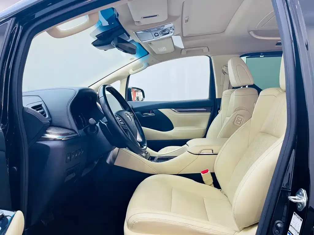 Toyota Vellfire — фото 7