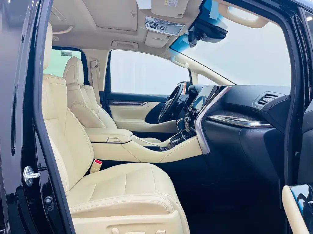 Toyota Vellfire — фото 9