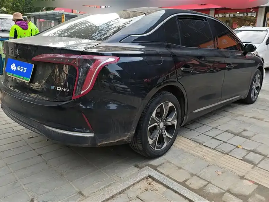 Hongqi E-QM5 — фото 3
