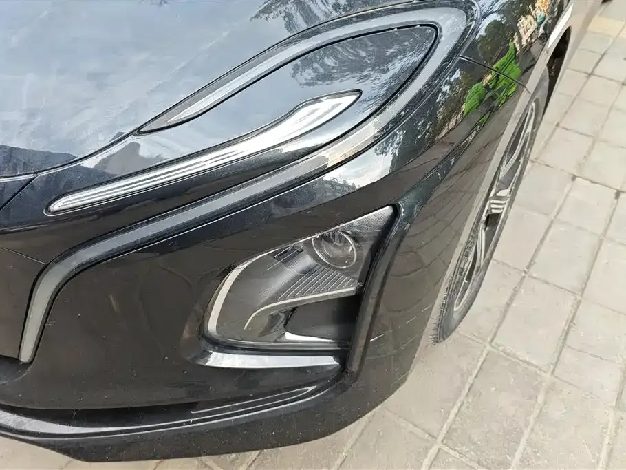 Hongqi E-QM5 — фото 5