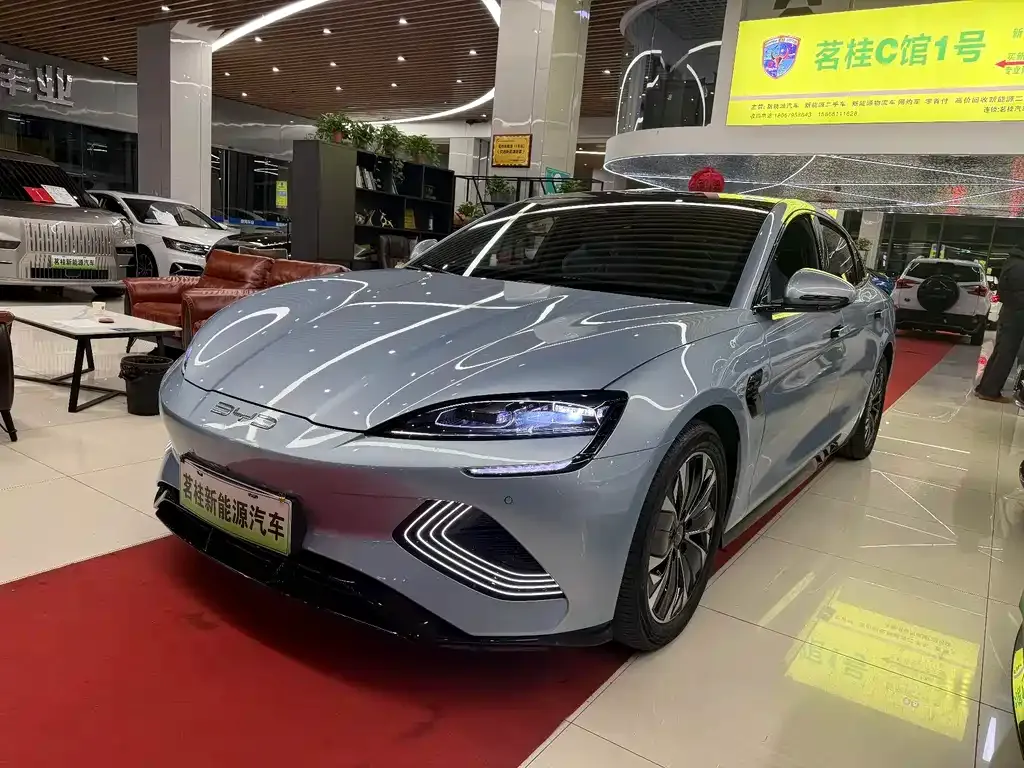 BYD Seal — фото 1