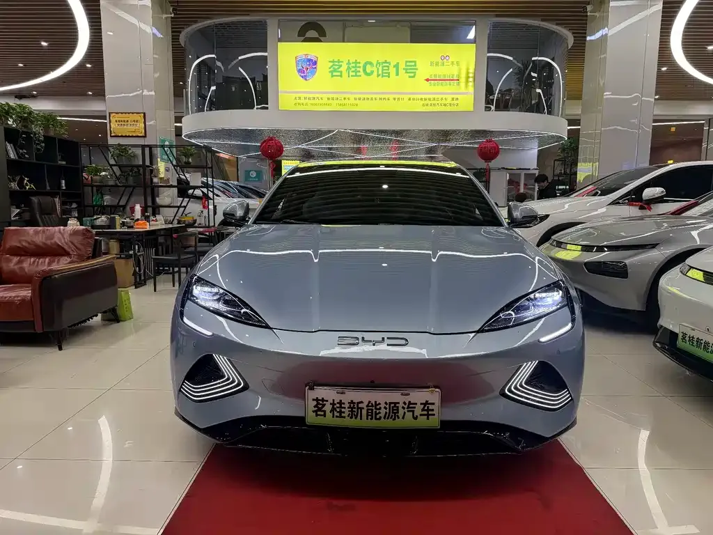 BYD Seal — фото 2