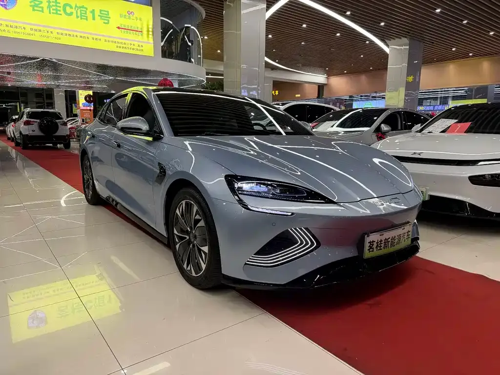 BYD Seal — фото 3