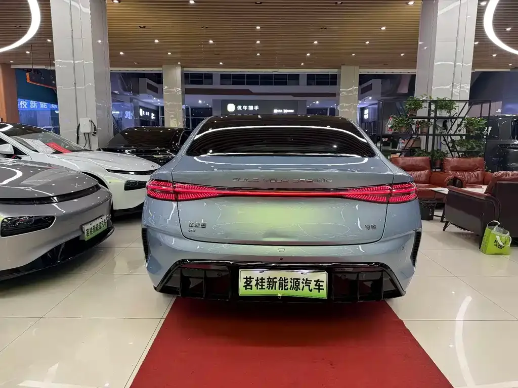 BYD Seal — фото 4