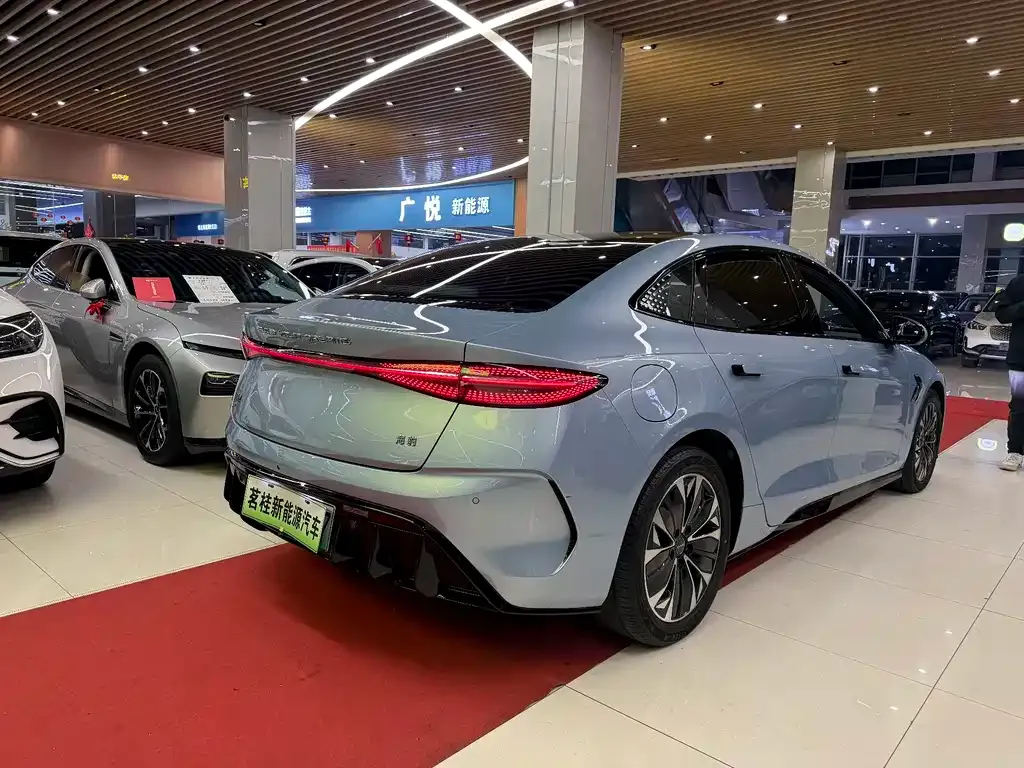 BYD Seal — фото 6