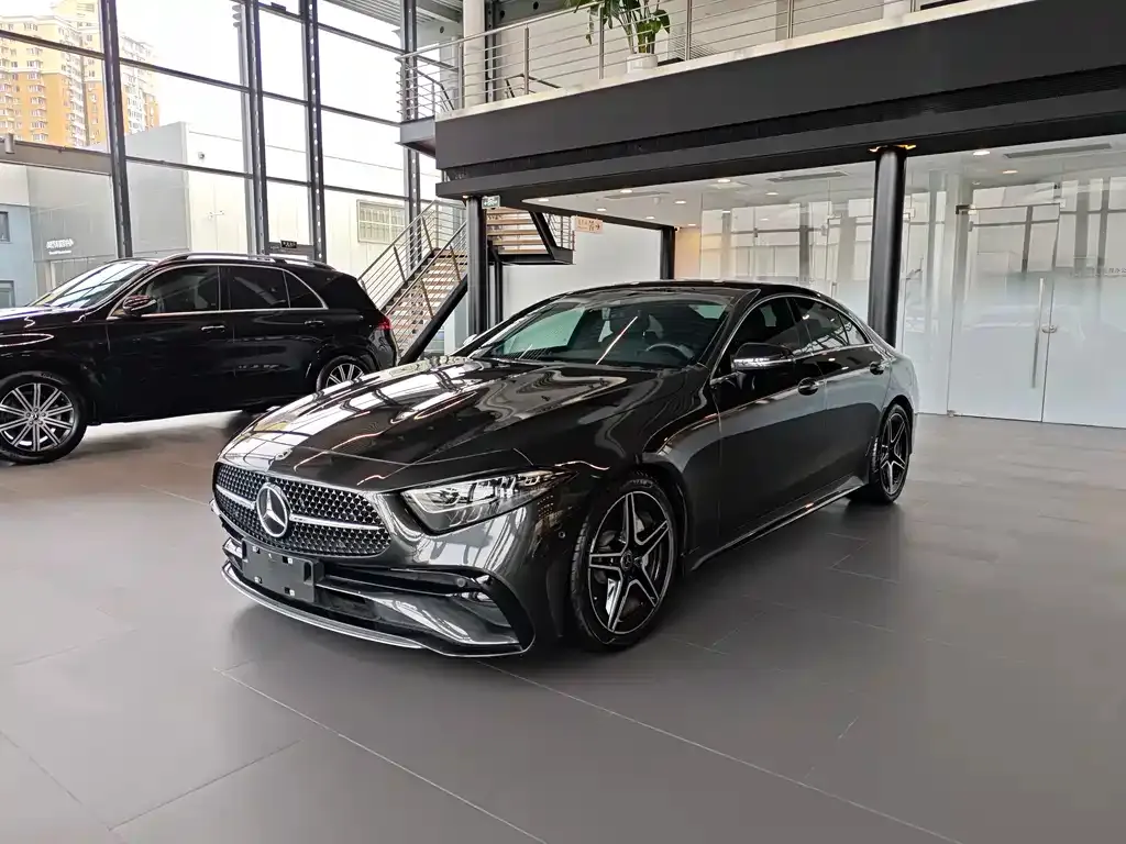 Mercedes-Benz CLS — фото 1
