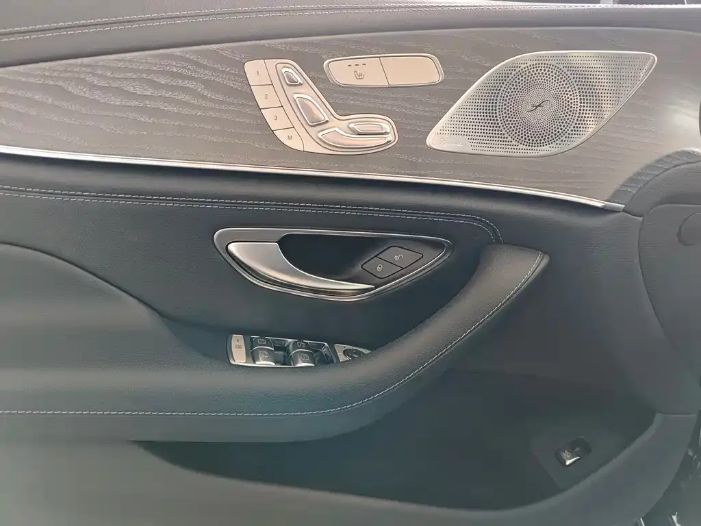 Mercedes-Benz CLS — фото 10