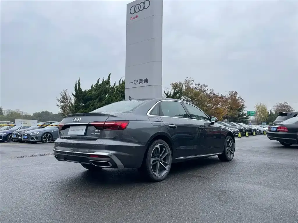 Audi A4L — фото 5