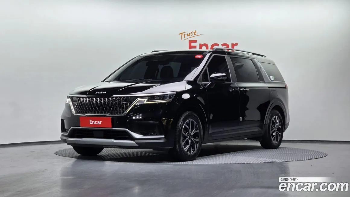 Kia Carnival — фото 1