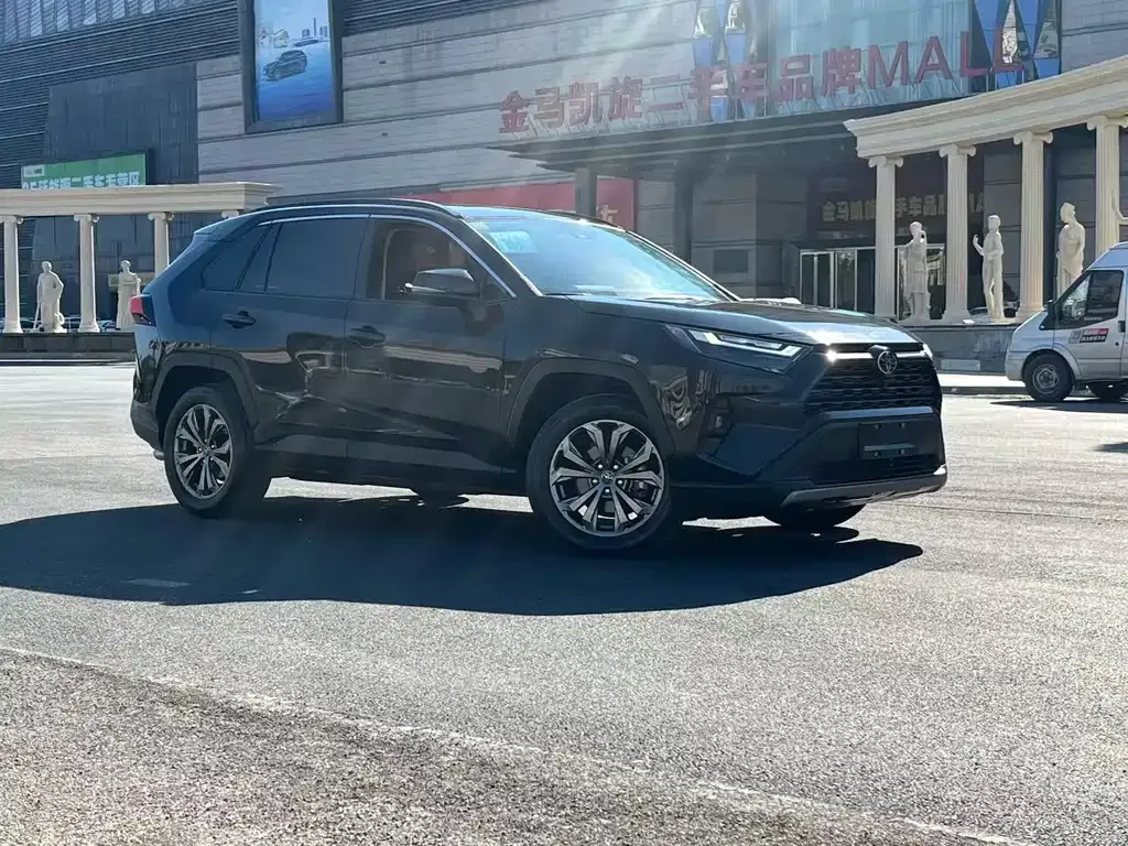 Toyota RAV4 — фото 3
