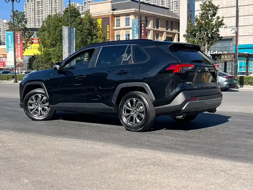 Toyota RAV4 — фото 6