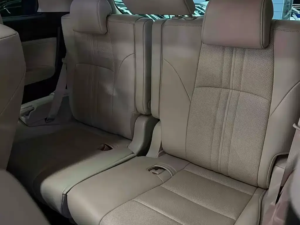 Toyota Vellfire — фото 10