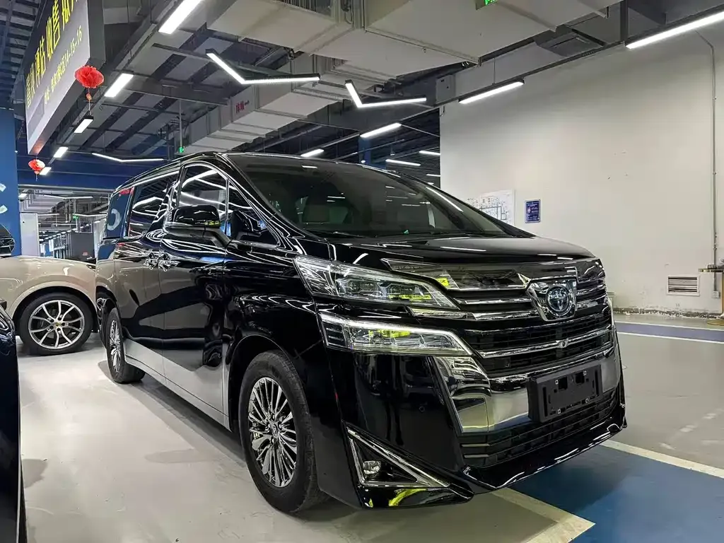 Toyota Vellfire — фото 3