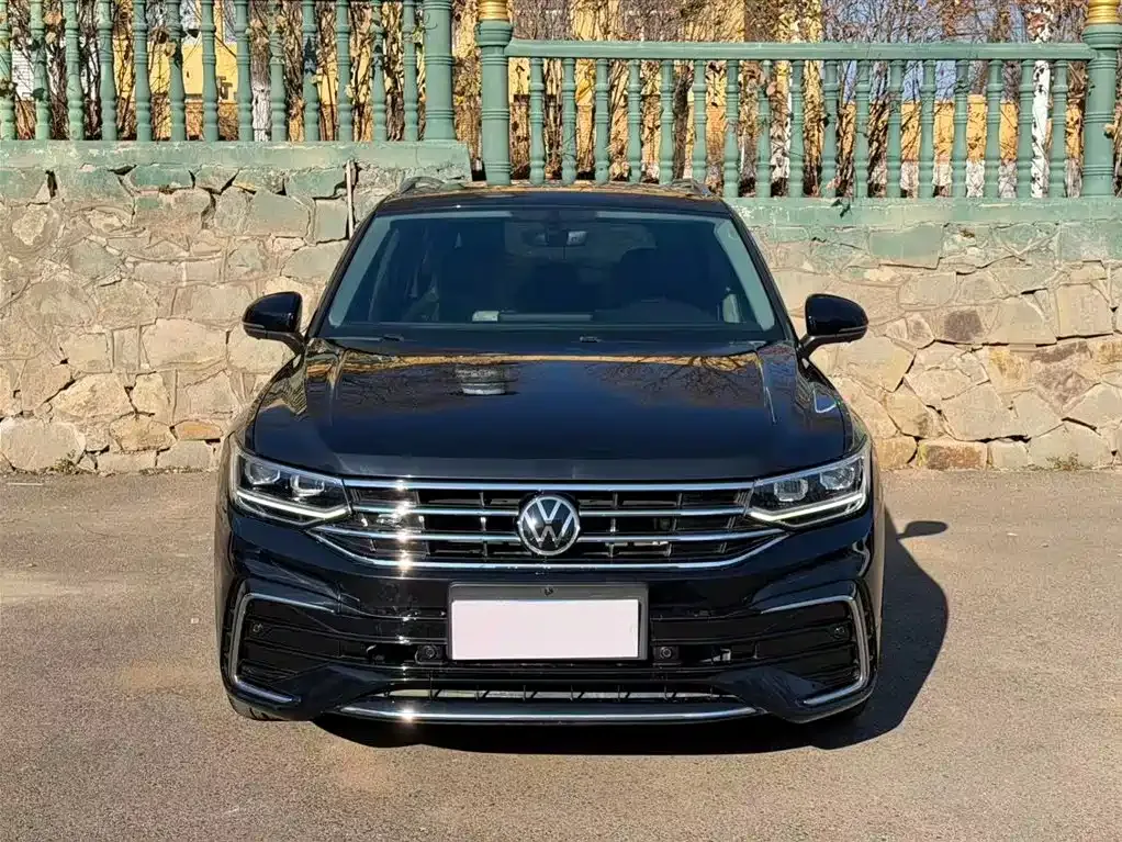 Volkswagen Tiguan L — фото 2