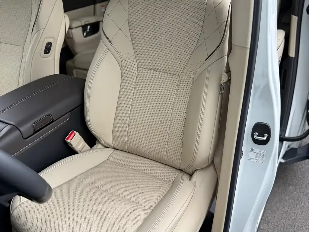 Toyota Vellfire — фото 10