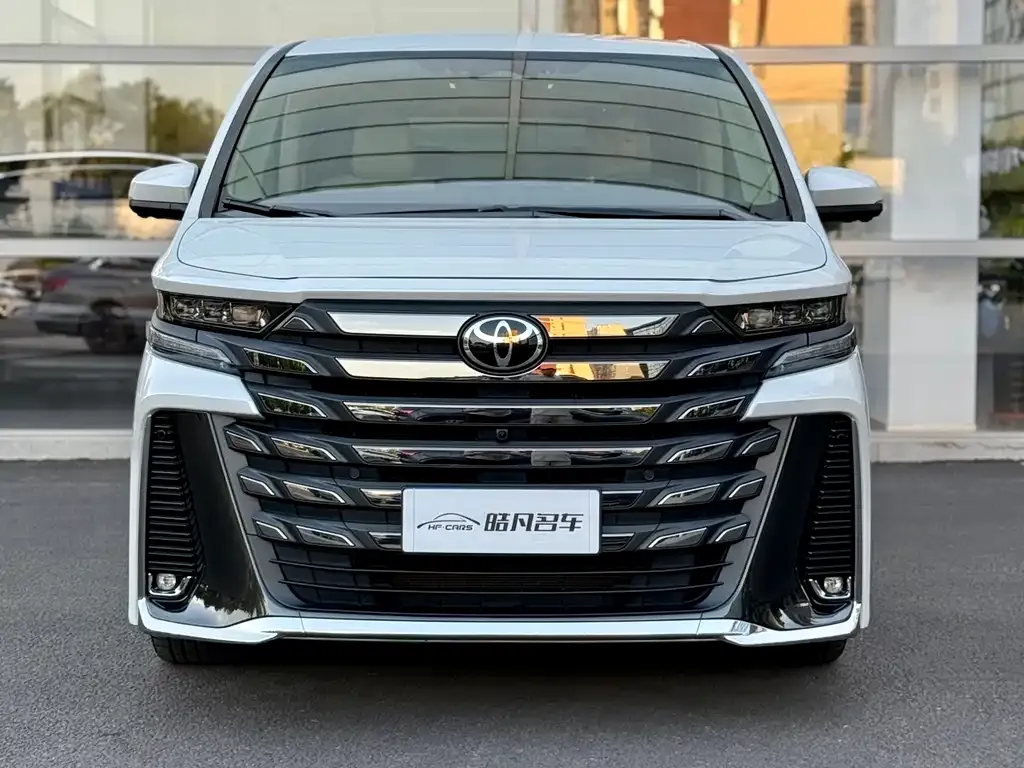 Toyota Vellfire — фото 2