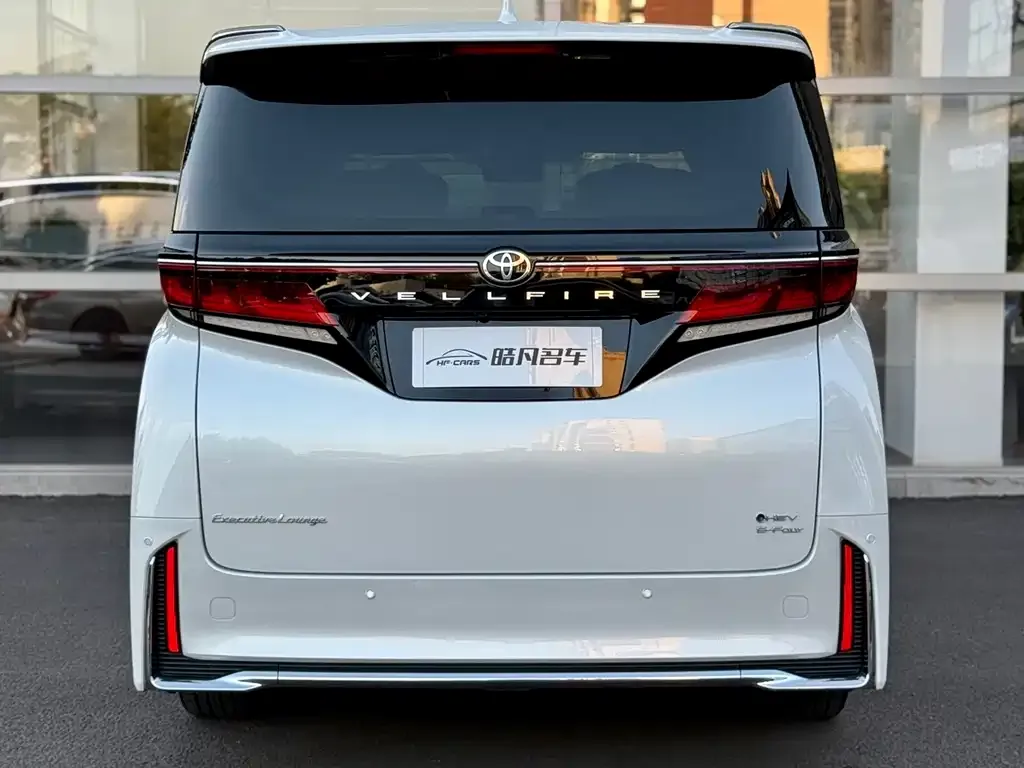 Toyota Vellfire — фото 4