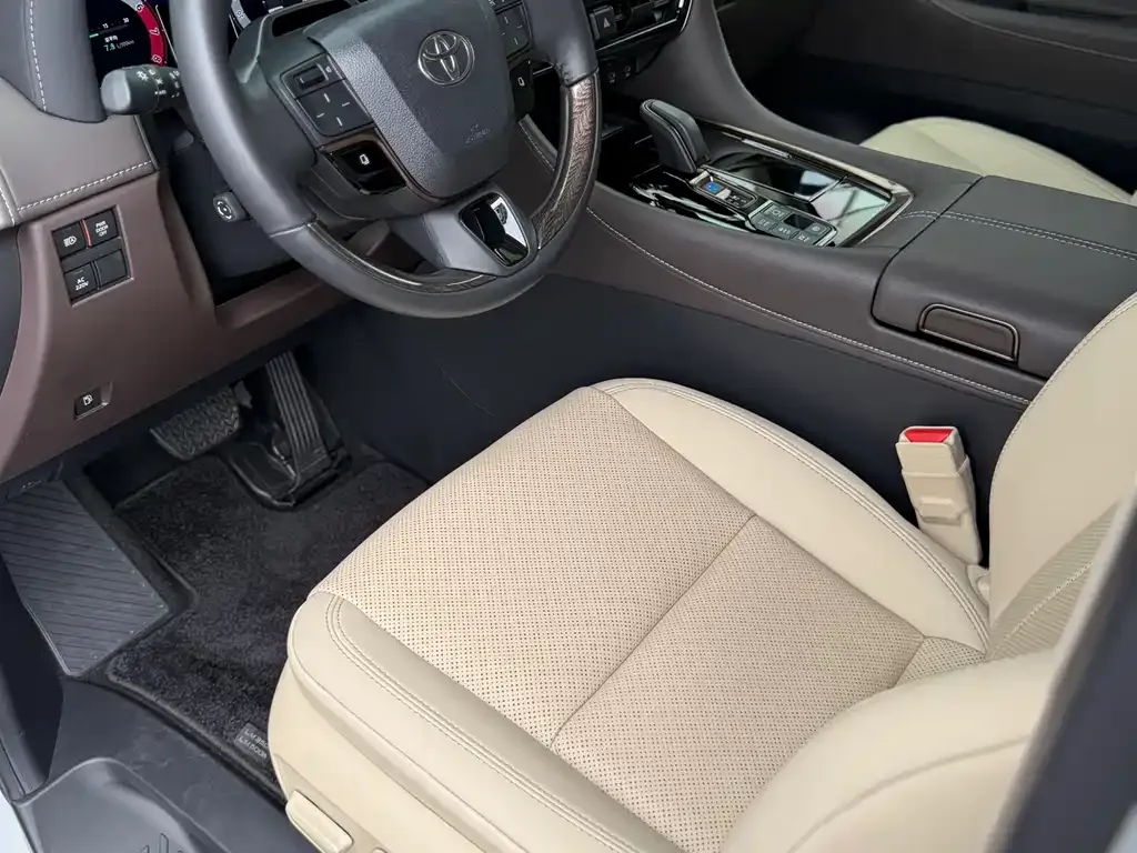 Toyota Vellfire — фото 5
