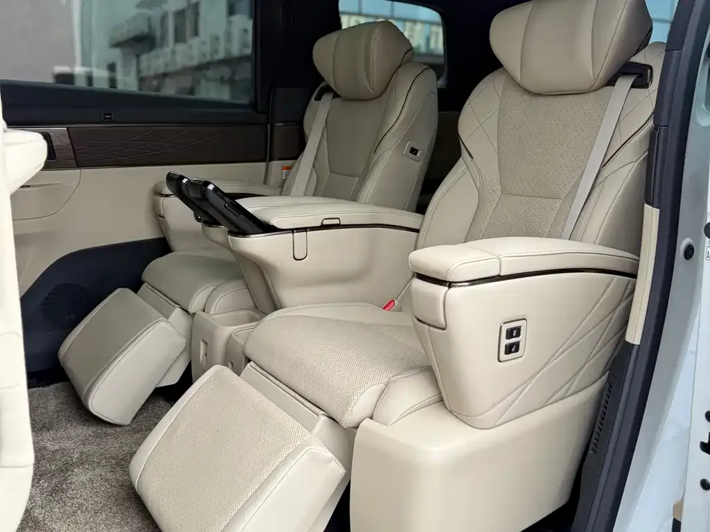 Toyota Vellfire — фото 6