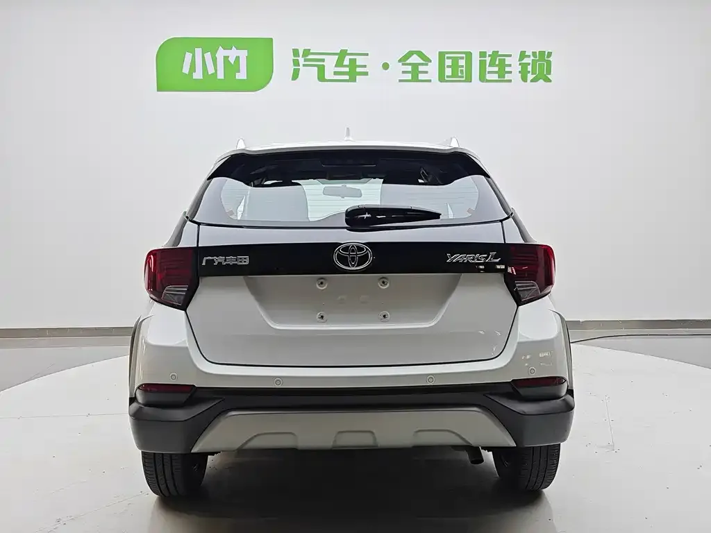 Toyota Yaris L — фото 7
