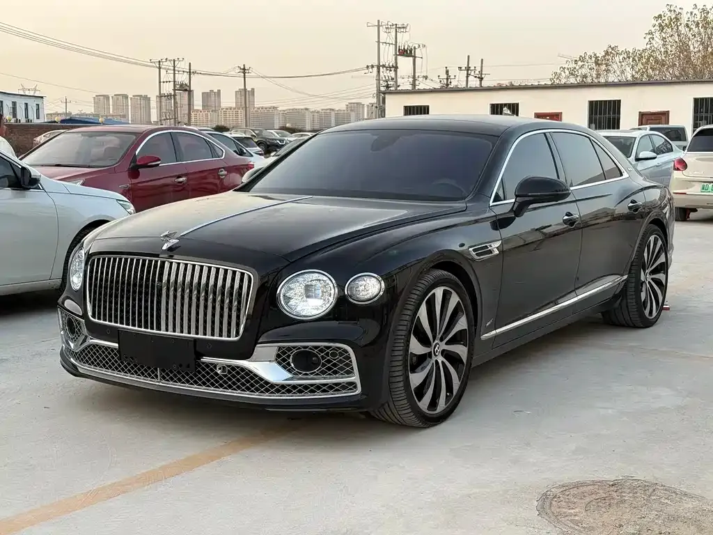 Bentley Flying Spur — фото 1
