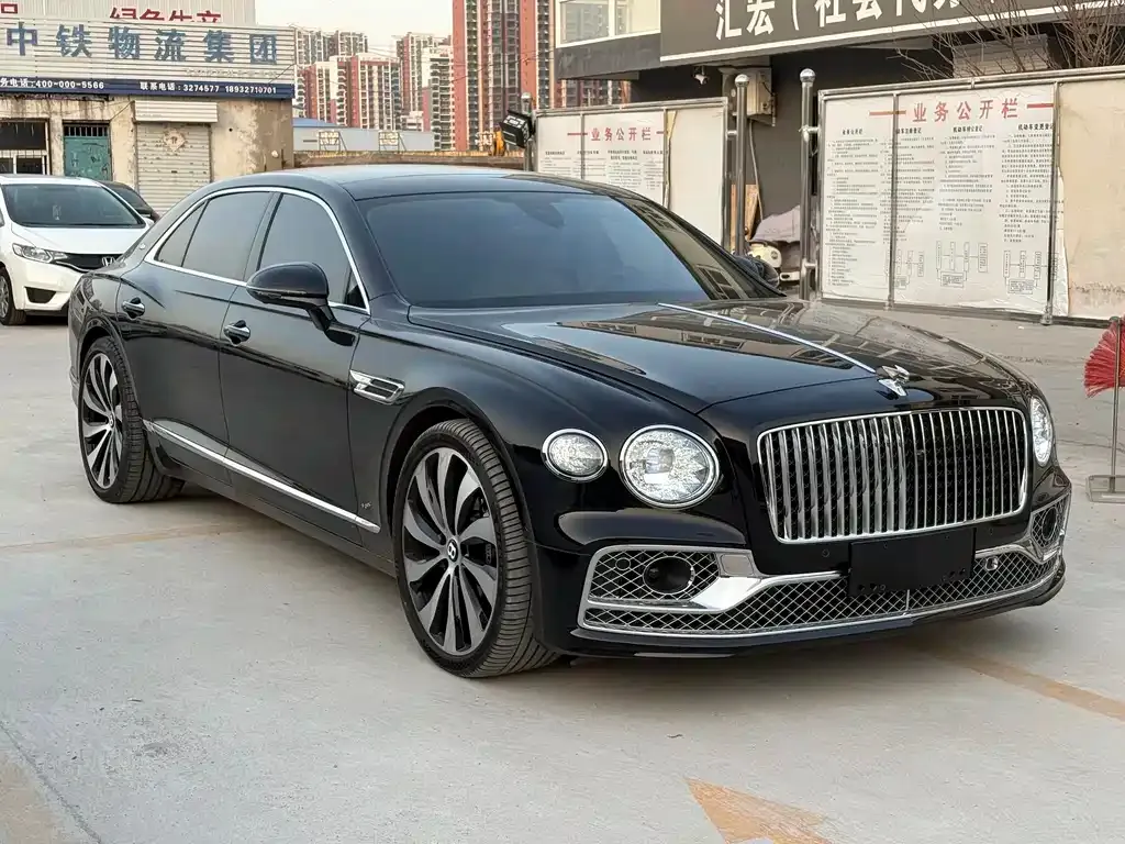 Bentley Flying Spur — фото 3