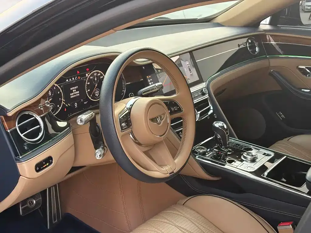Bentley Flying Spur — фото 5