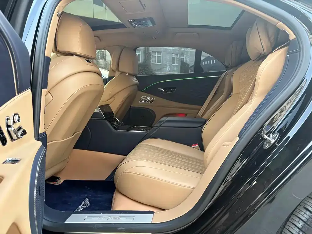 Bentley Flying Spur — фото 7