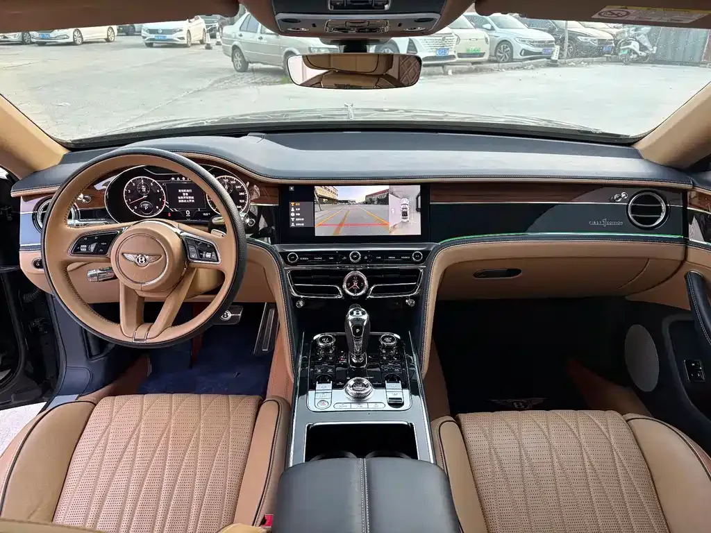 Bentley Flying Spur — фото 9